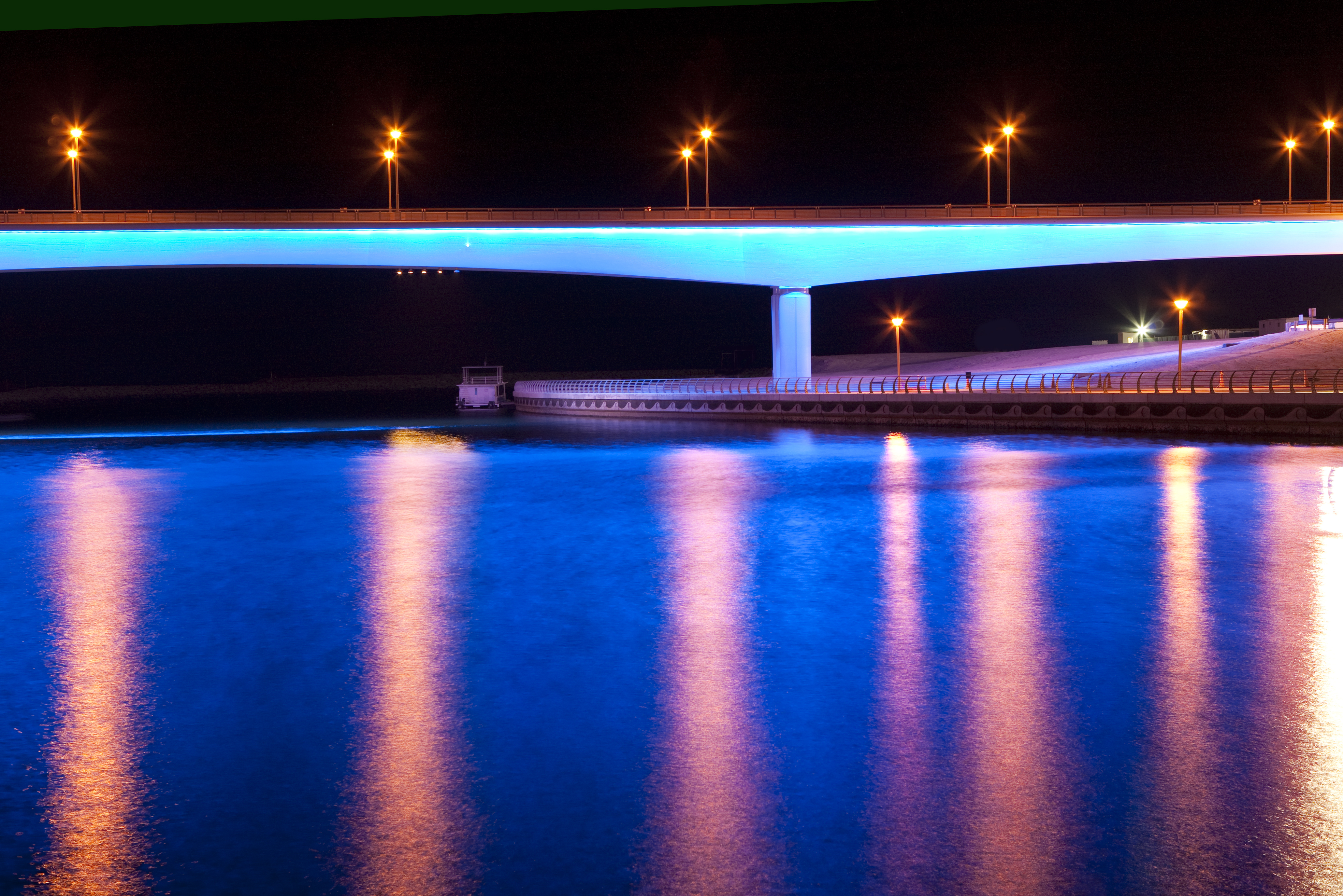 Brückenbeleuchtung_shutterstock